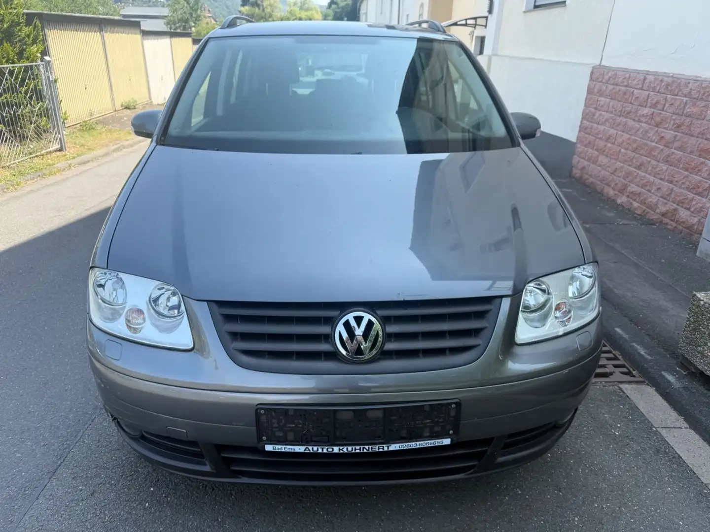 Volkswagen Touran Conceptline Gris - 2
