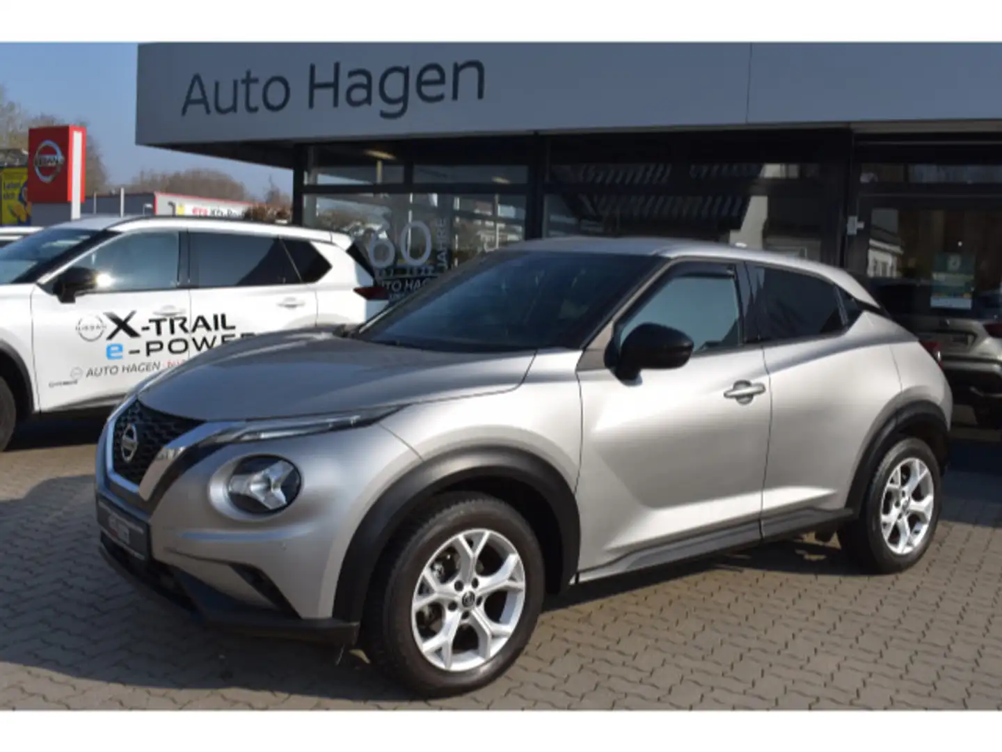 Nissan Juke 1.0 N-Connecta GJR auf 17" Alu Navi 360° Ka Silber - 2