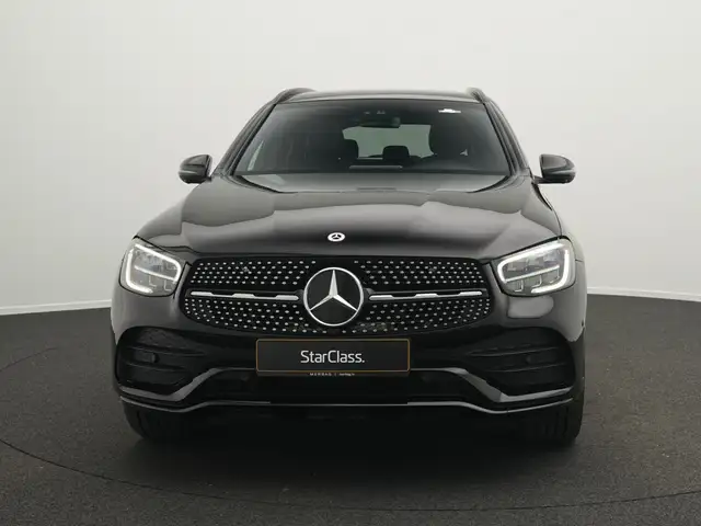 Mercedes-Benz GLC view 2