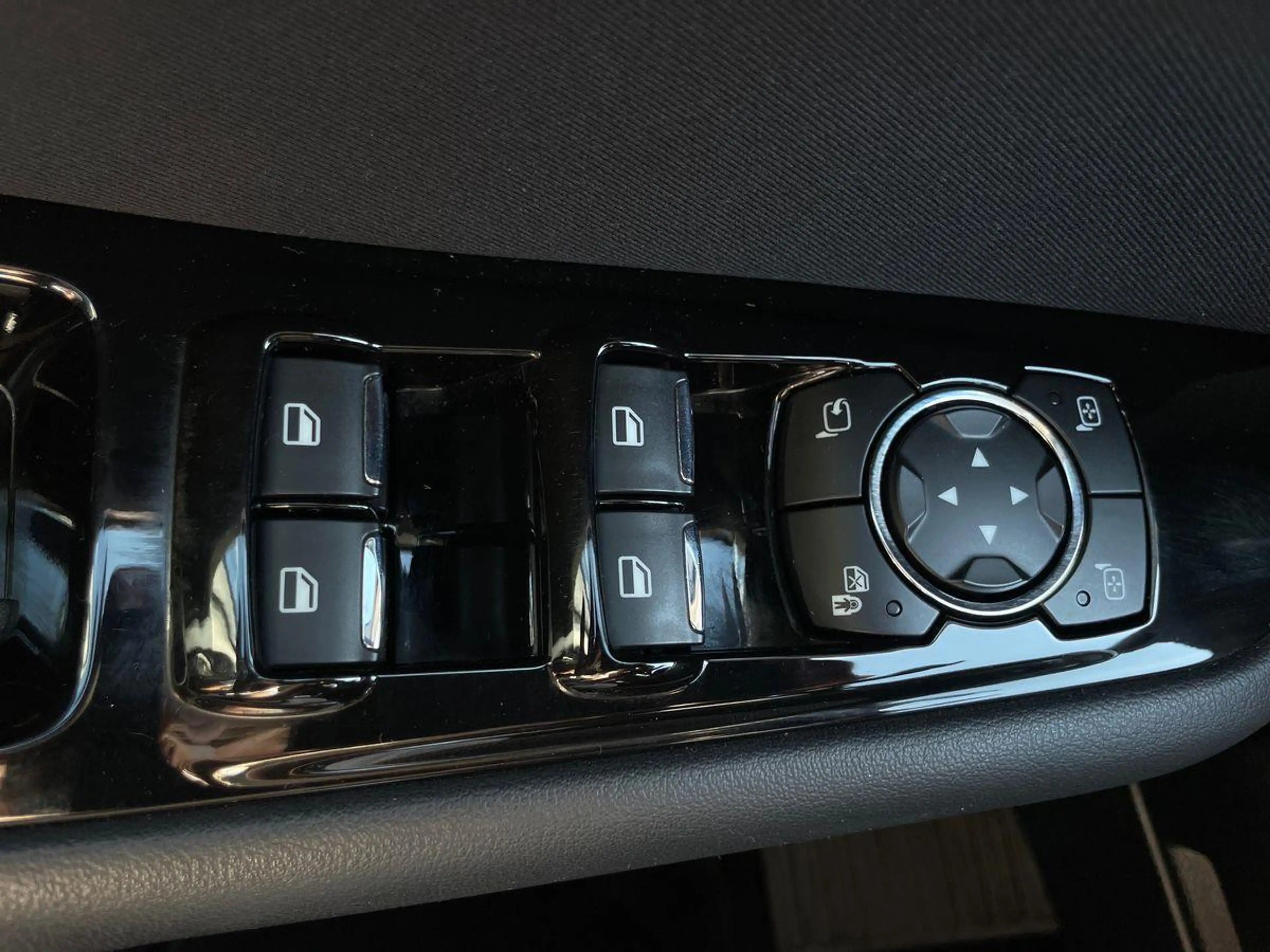 Ford Galaxy 2.5 Duratec Hybrid (FHEV) Titanium Autom. BUSINESS — photo 16