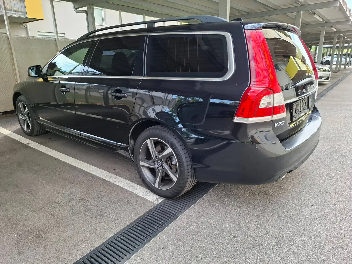 Volvo V70 V70 D4 Summum Geartronic Summum Schwarz - 2