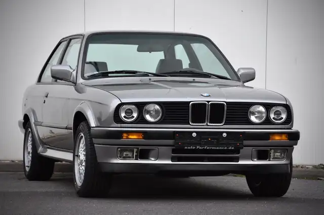 BMW 325 ix 2 Türer Coupe NEUWAGEN ZUSTAND
