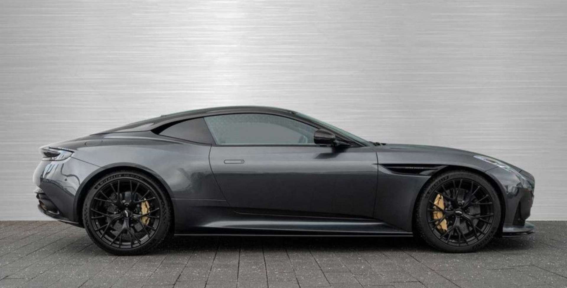 Aston Martin DB12 Carbone Extérieur -  - Joinsteer - #3