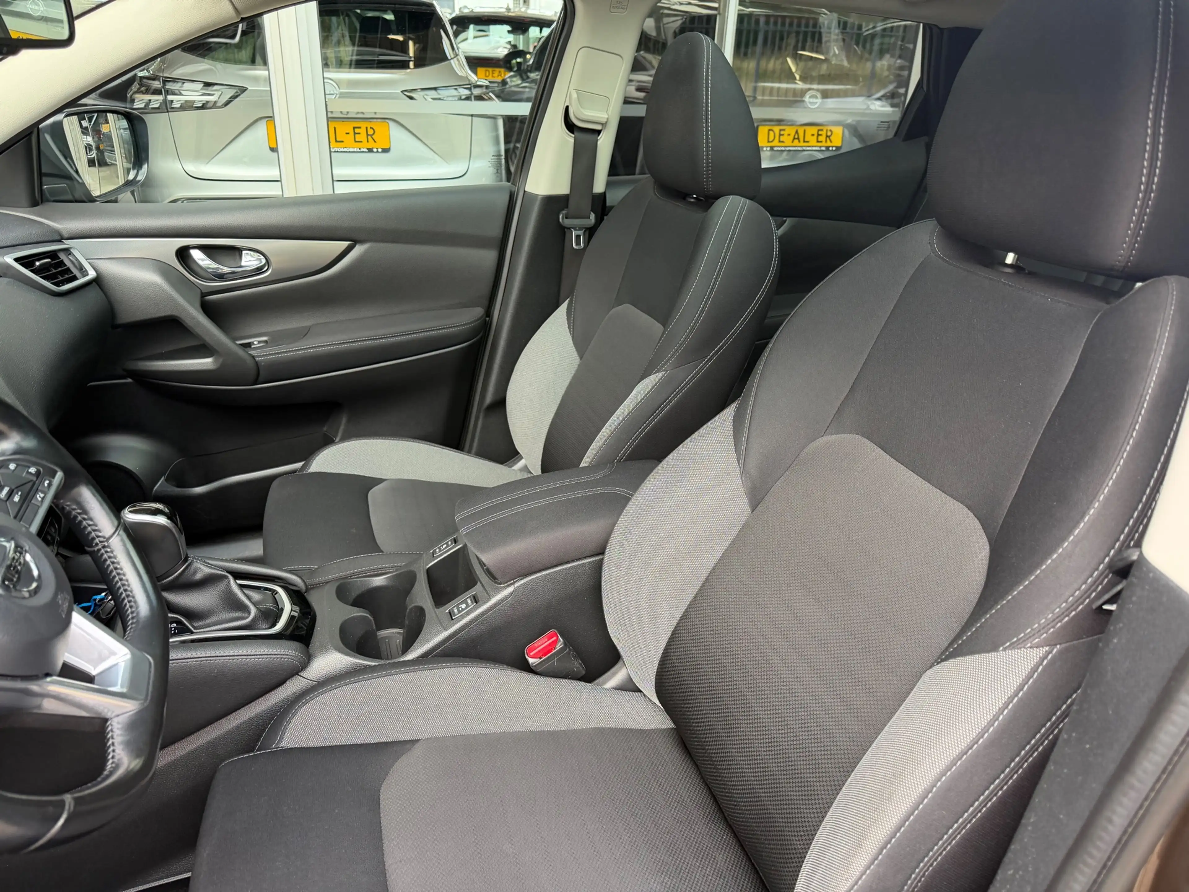 Nissan Qashqai 1.2 N-Connecta PANORAMA , 360 CAMERA — photo 8