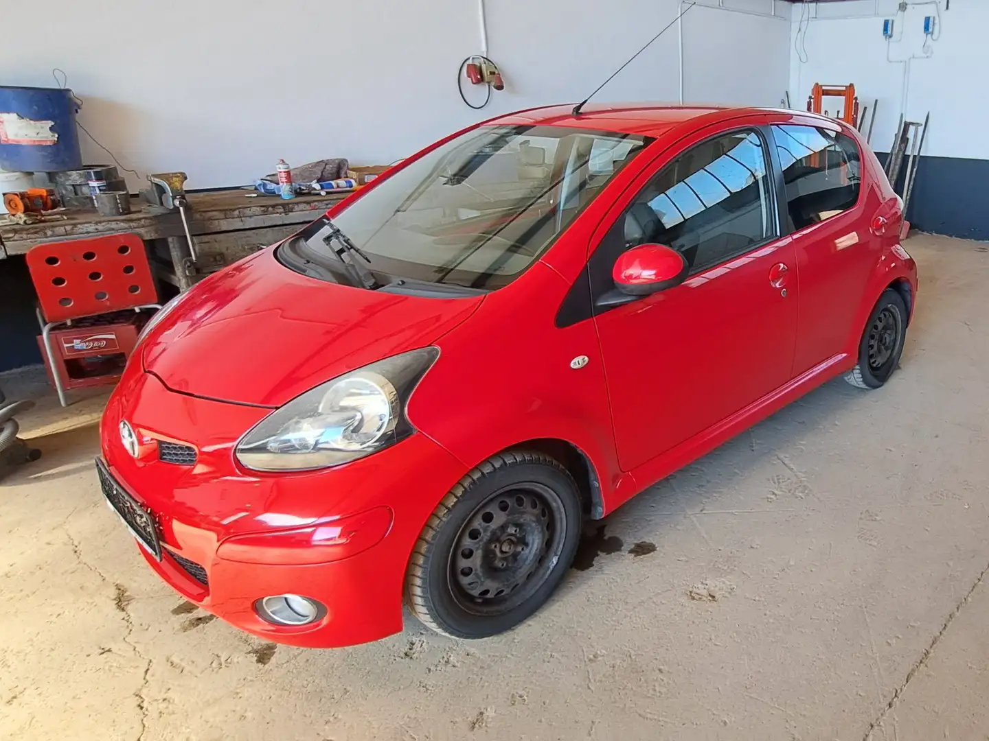 Toyota Aygo Aygo CoolRed Rot - 2