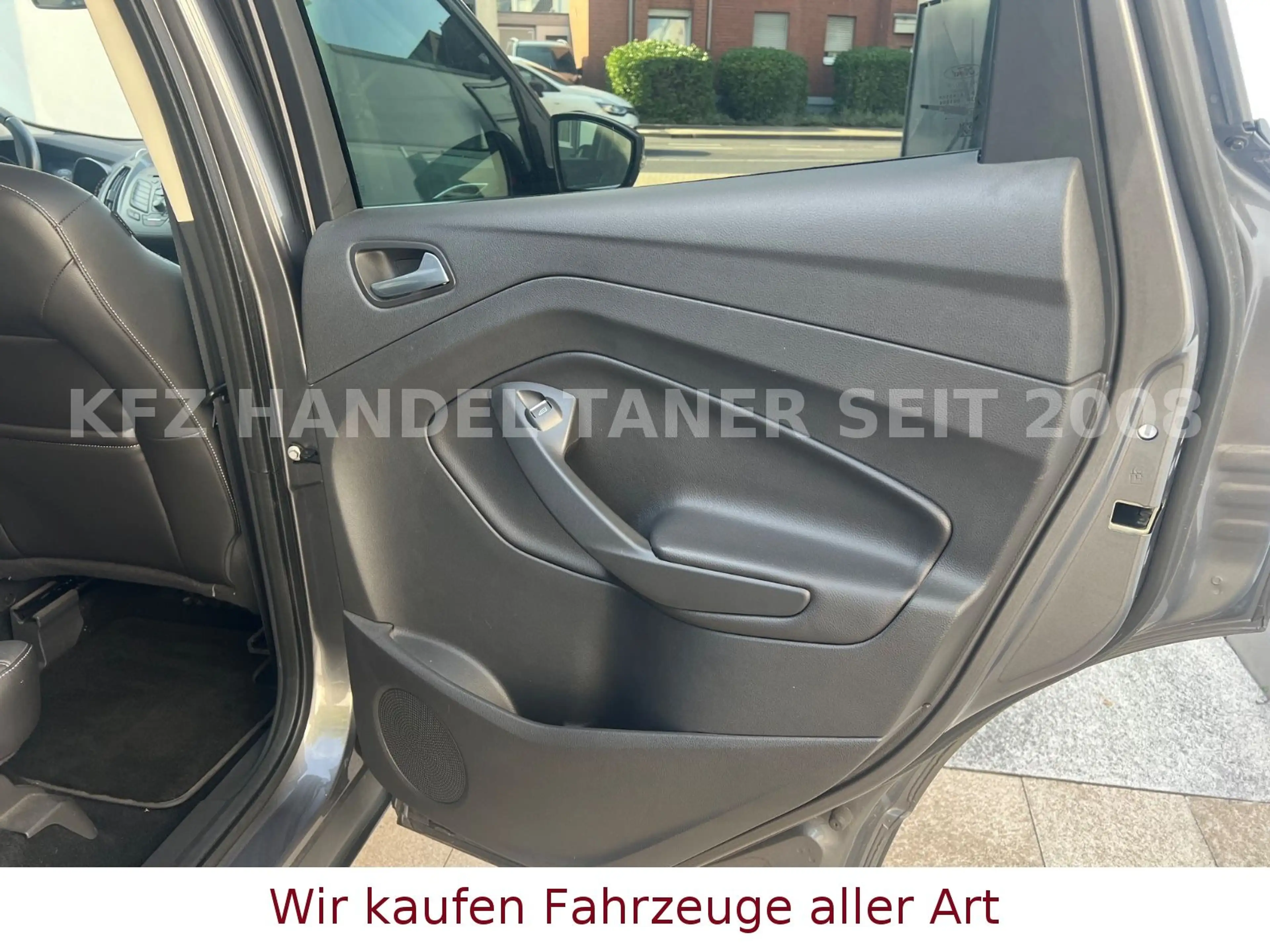 Ford Kuga Titanium — photo 14
