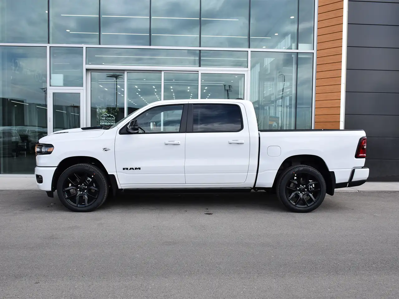 RAM 1500 снимка RAM 1500