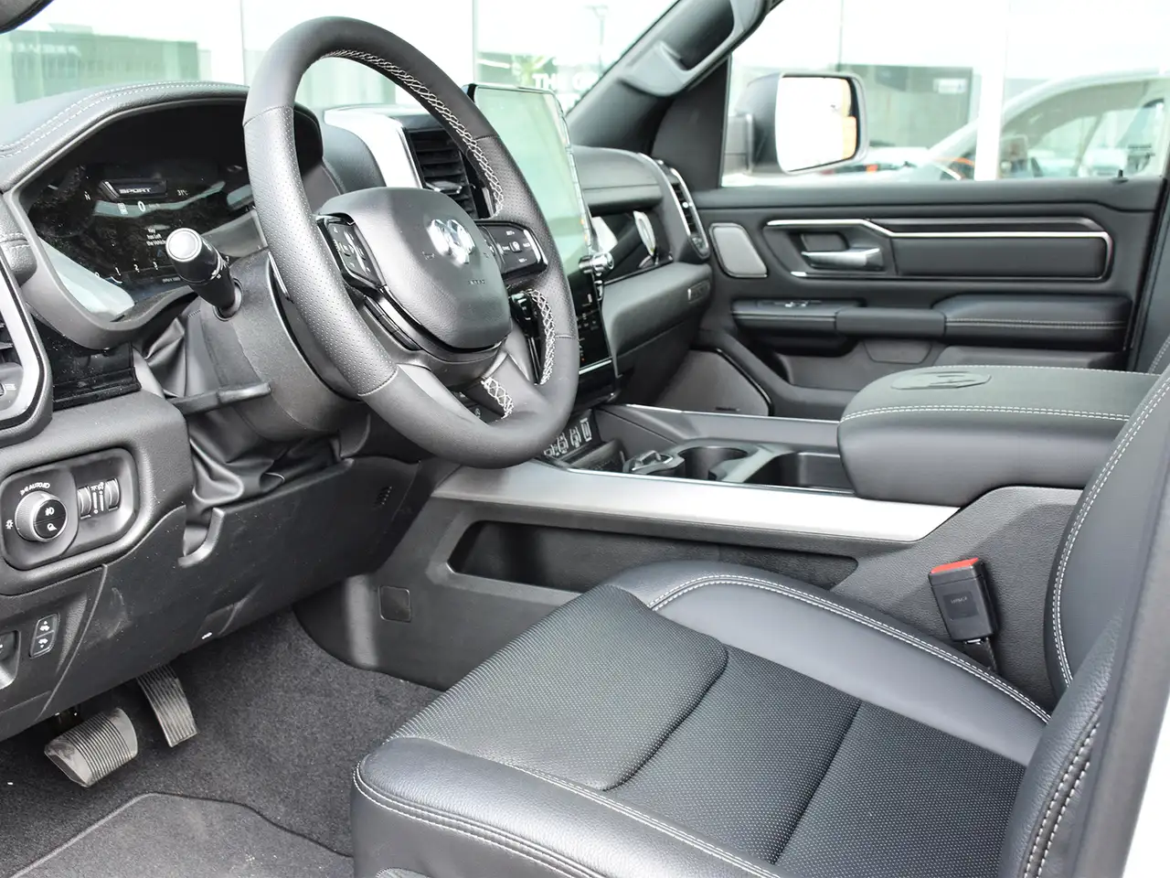RAM 1500 снимка RAM 1500