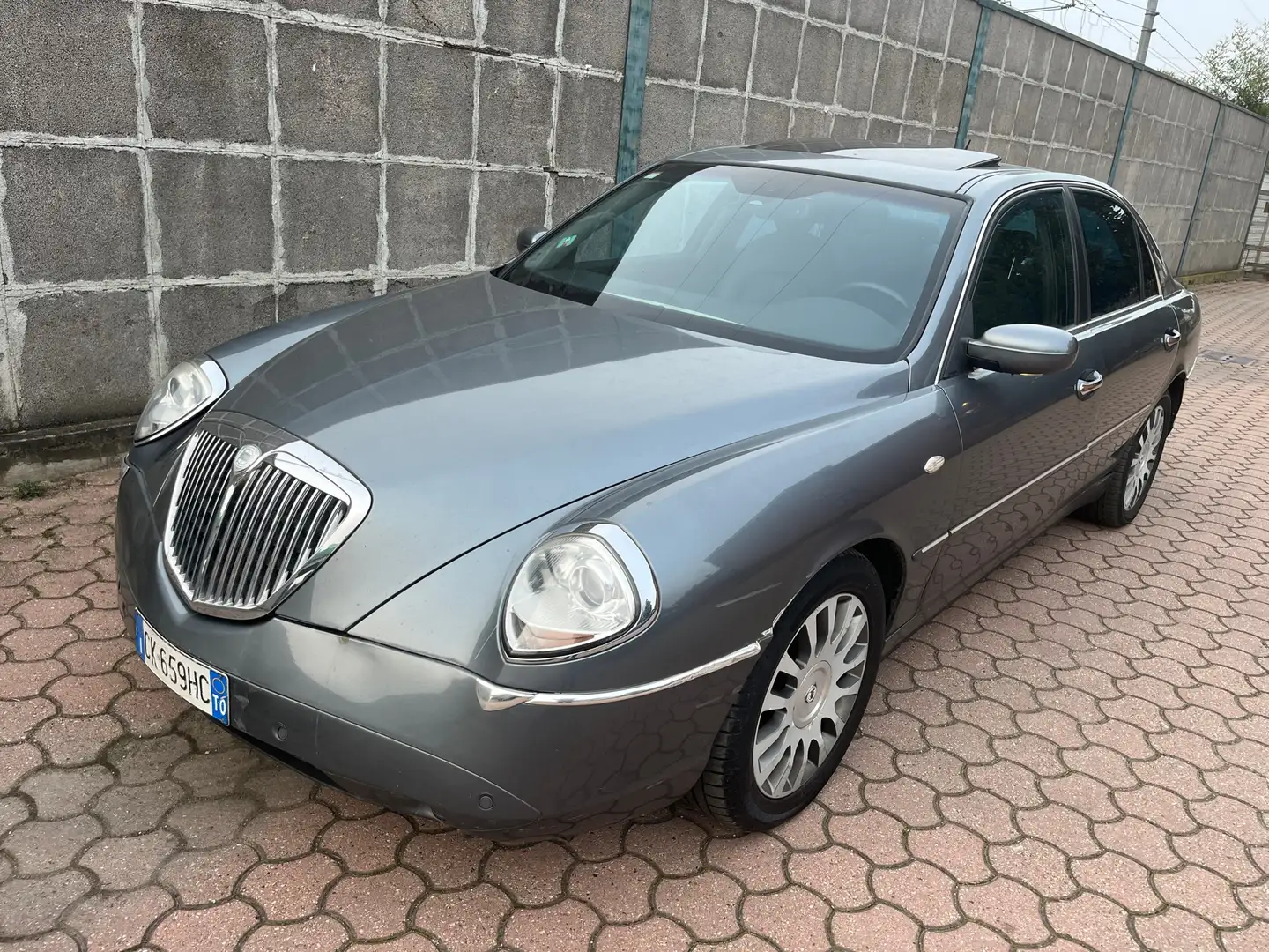 Lancia Thesis 2.4 JTD 20V EMBLEMA 175CV AUTOMATICA Gri - 1