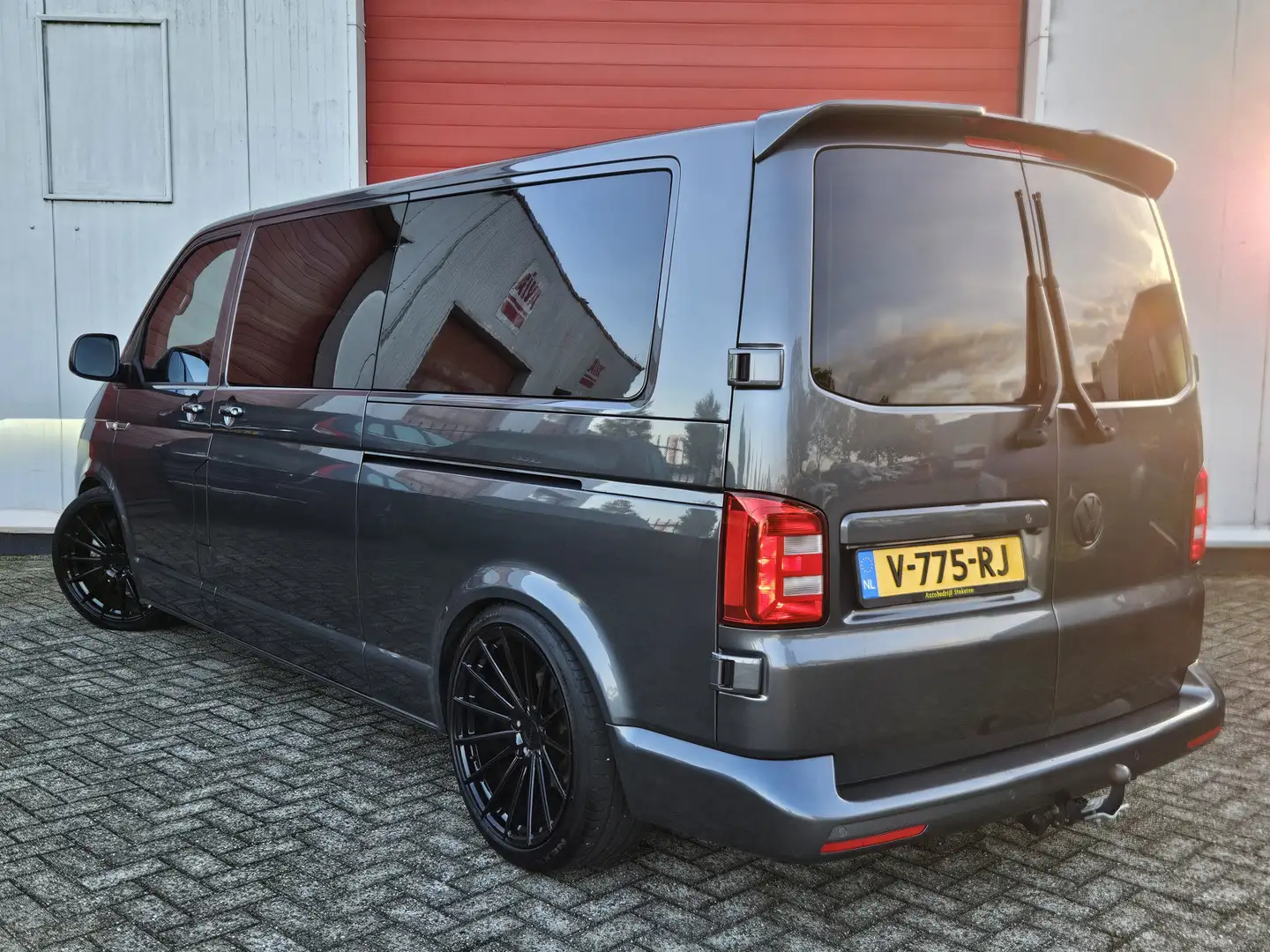 Volkswagen T6 Transporter 2.0 TDI L2H1 DC Highline | Custom Interior | ACC Gris - 2
