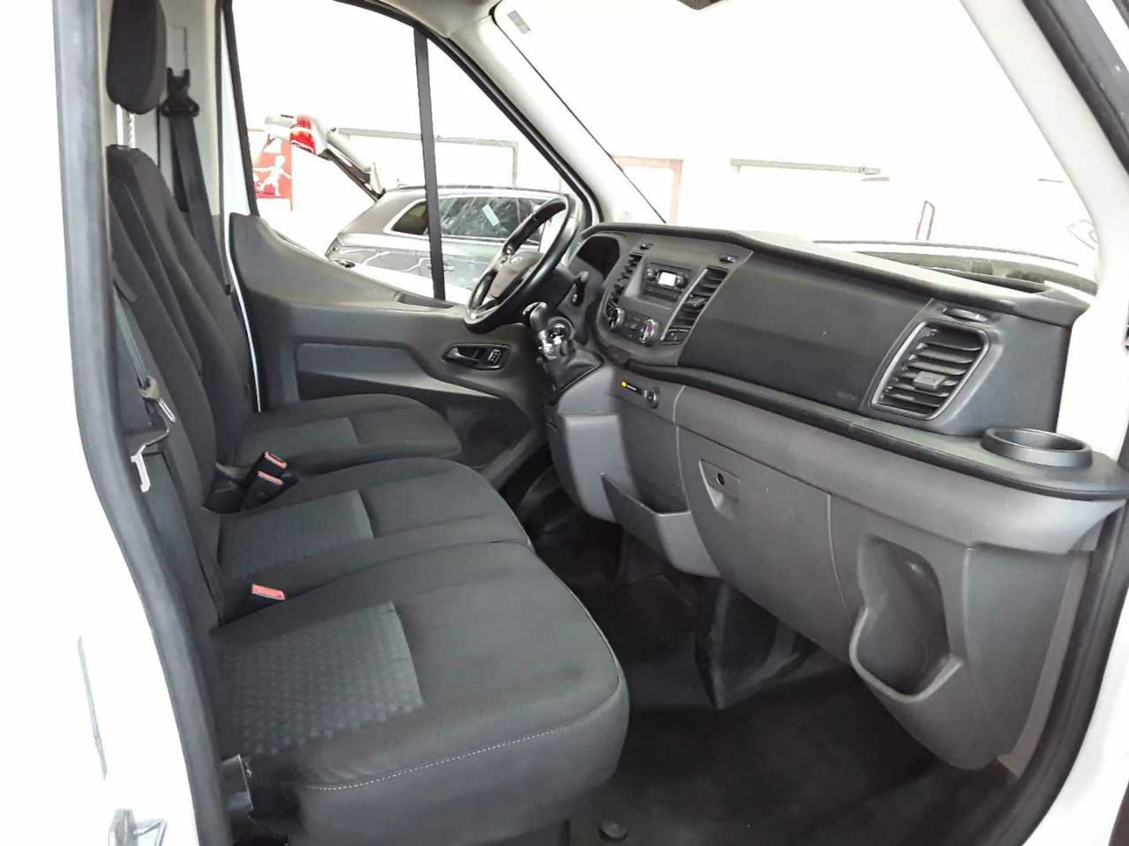 Ford Transit Transit 350 L3H2 Trend Würth-Regale AHK — photo 8