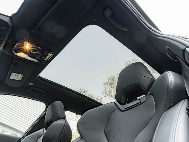BMW M5 view 4