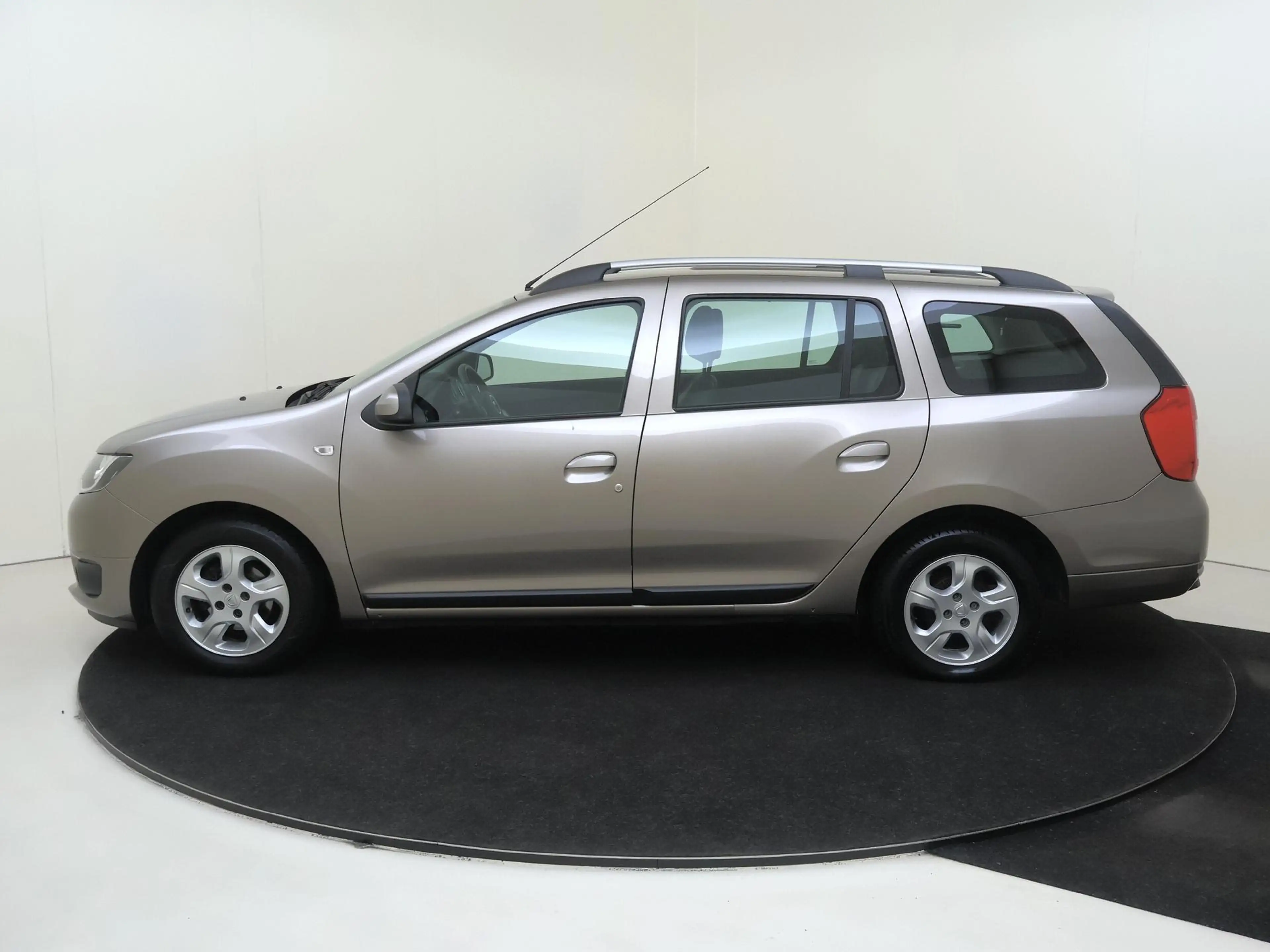Dacia Logan MCV 0.9 TCe Prestige | Trekhaak — photo 8
