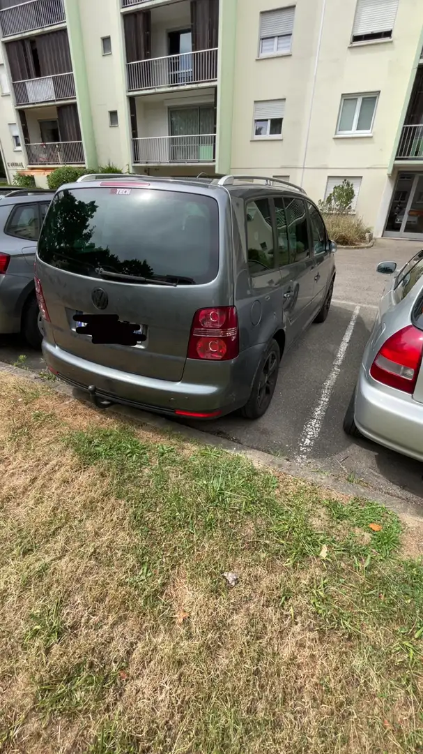 Volkswagen Touran 2.0 16S TDI 140 Sport DSG - 2