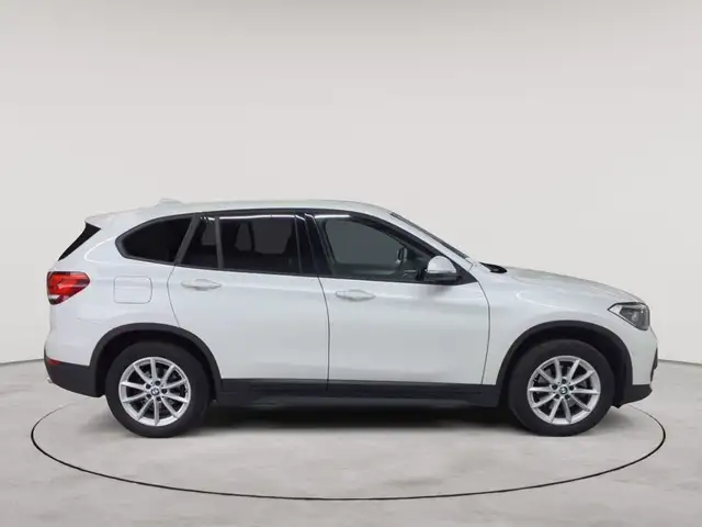 BMW X1 view 3