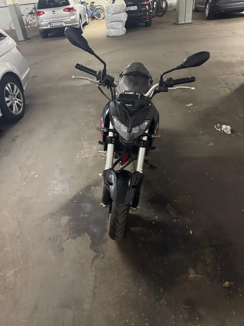 Benelli TNT 125 Černá - 2