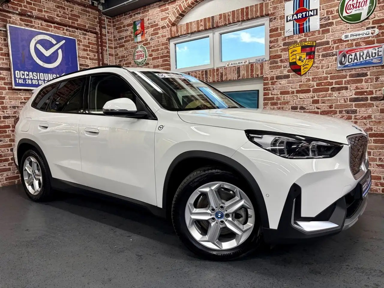 BMW iX1