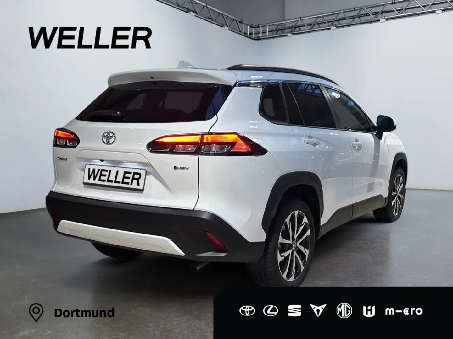 Toyota Corolla Cross Hybrid 1.8 Team D *Navi*LED*CarPlay* Weiß - 2