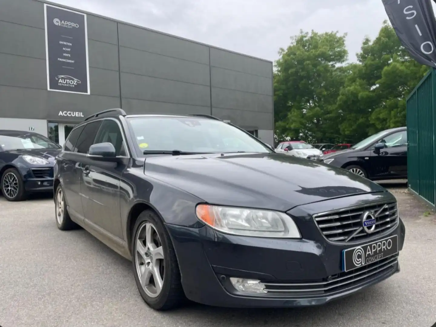 Volvo V70 D5 - 215 - BVA Geartronic  II BREAK Momentum PHASE 2 Gris - 2