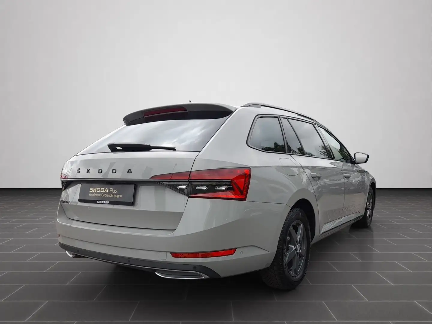 Skoda Superb Combi Sportline 1.5 TSI DSG AHK Navi 360° Grau - 2