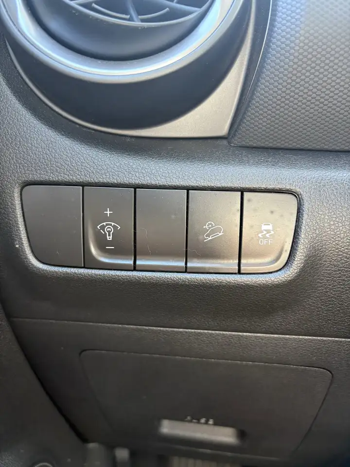 Hyundai KONA снимка Hyundai KONA