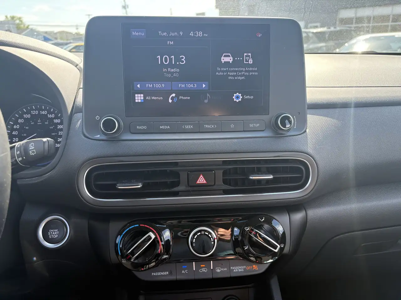Hyundai KONA снимка Hyundai KONA
