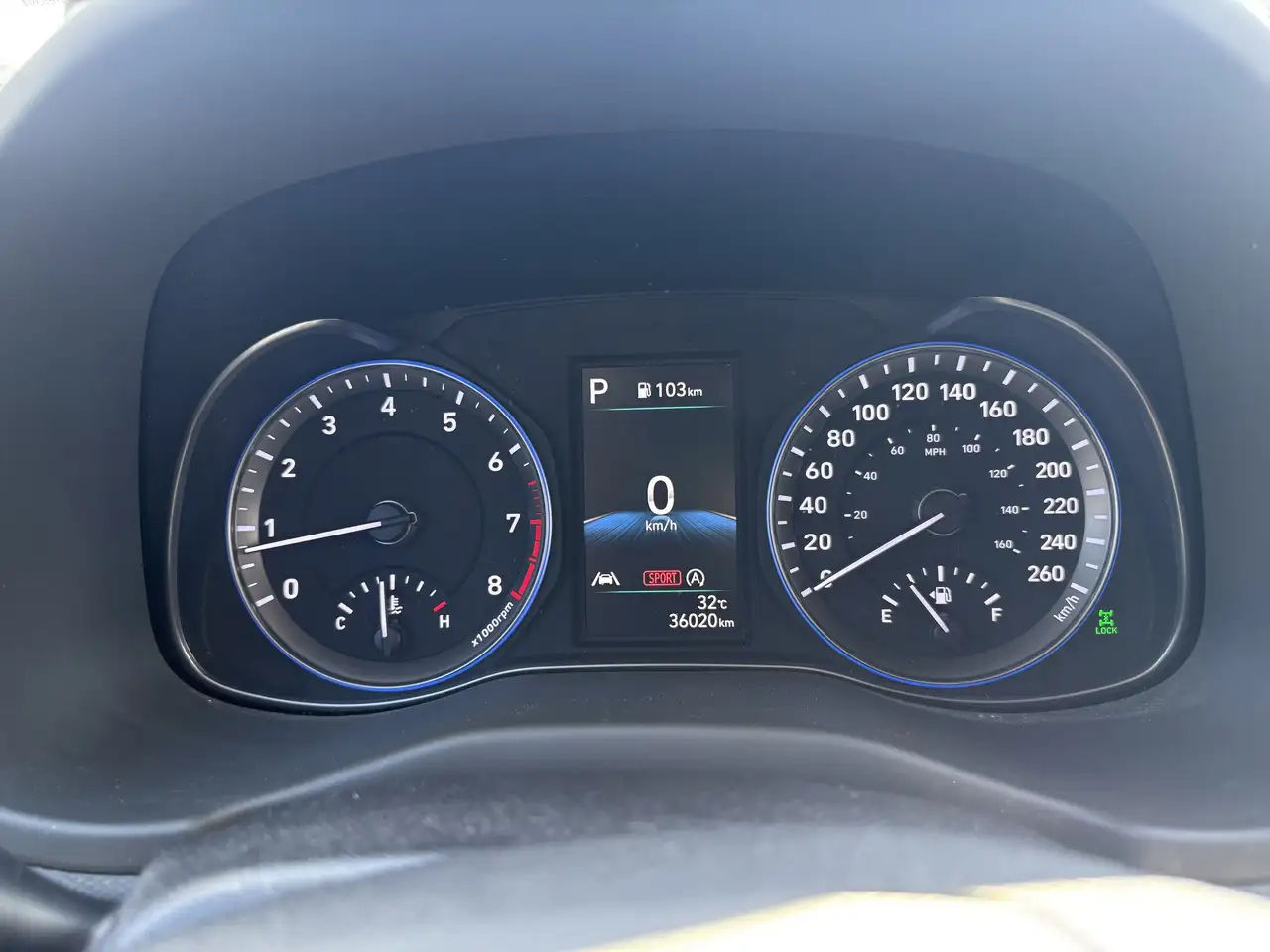 Hyundai KONA снимка Hyundai KONA