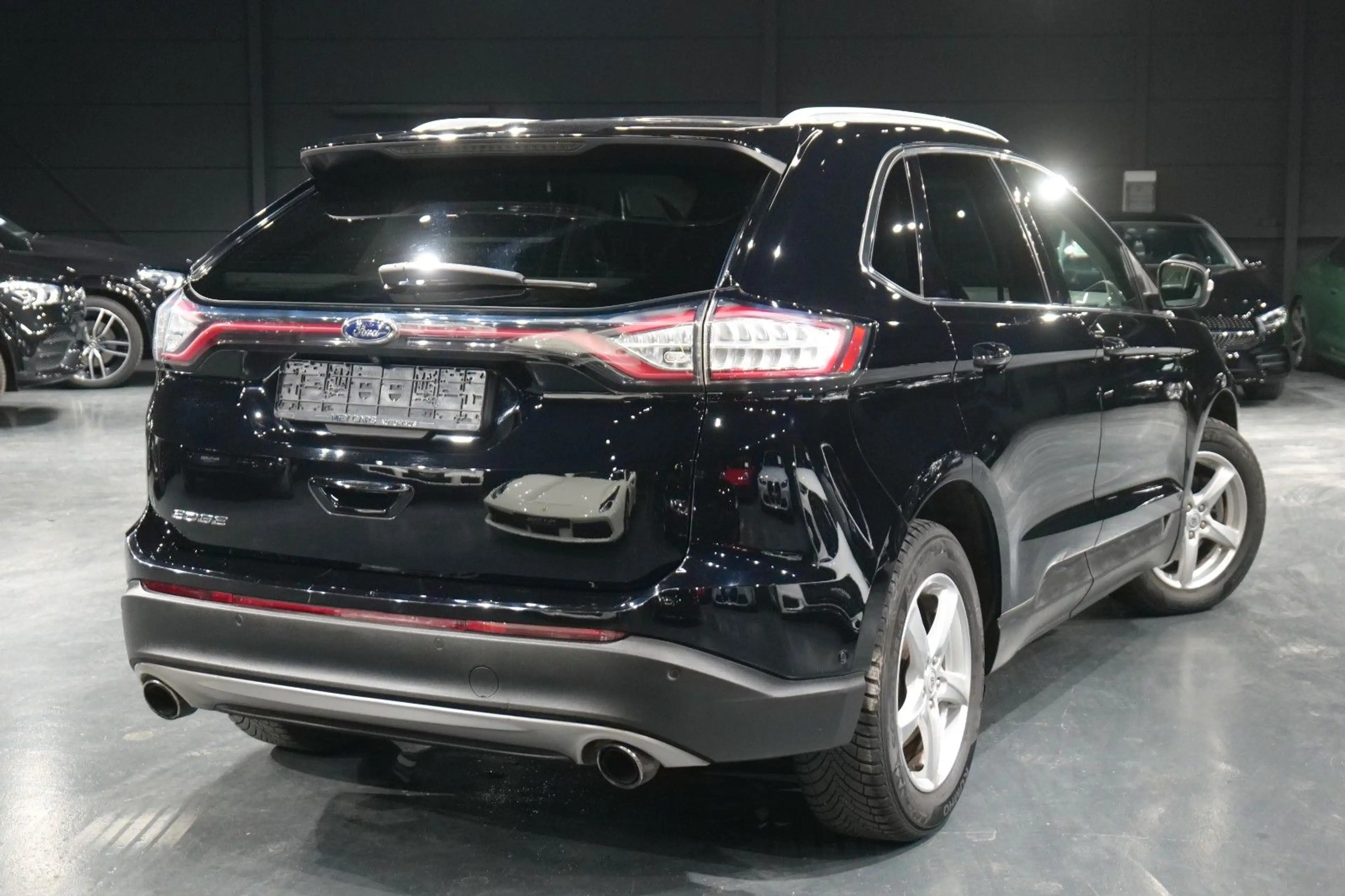 Ford Edge Titanium 4x4 *LED*L-HZG*Spurhalteassistent* — photo 2