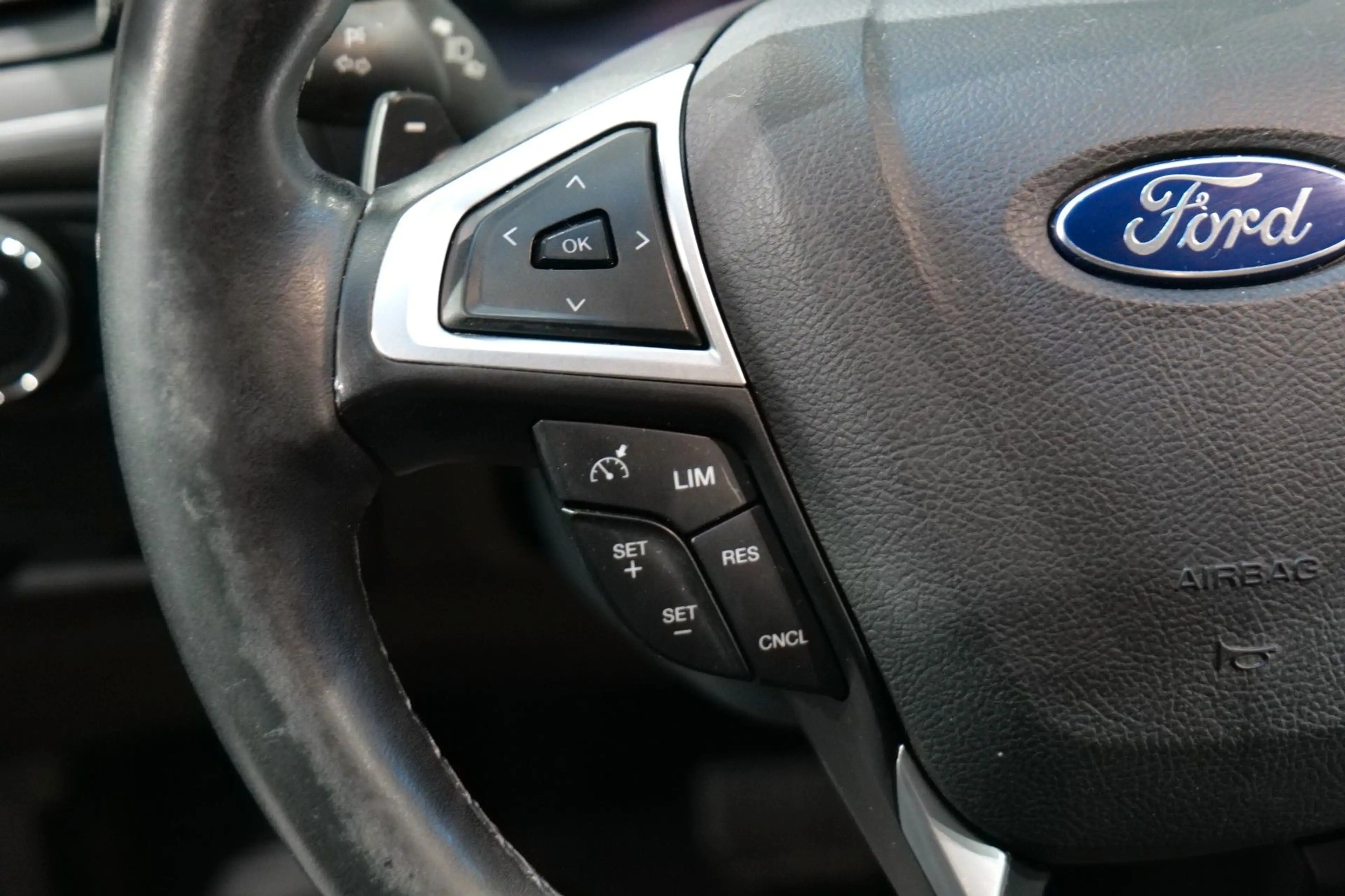 Ford Edge Titanium 4x4 *LED*L-HZG*Spurhalteassistent* — photo 15