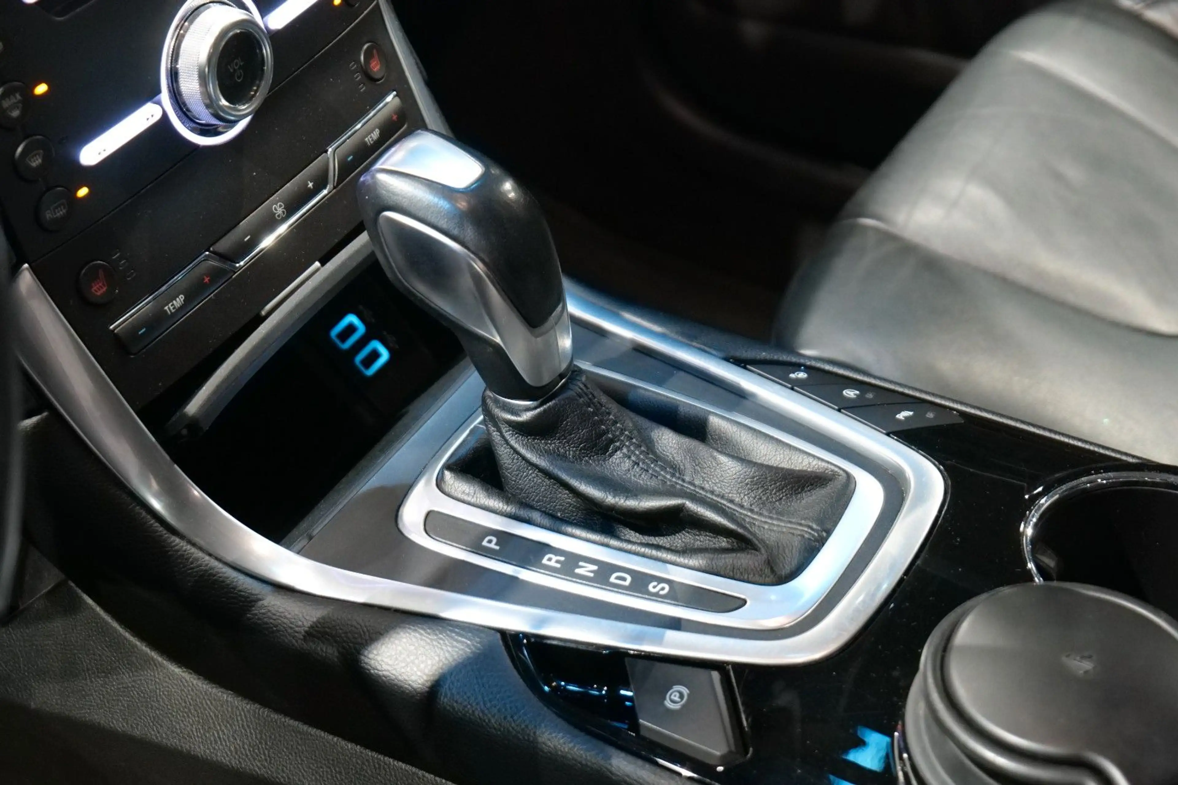 Ford Edge Titanium 4x4 *LED*L-HZG*Spurhalteassistent* — photo 13