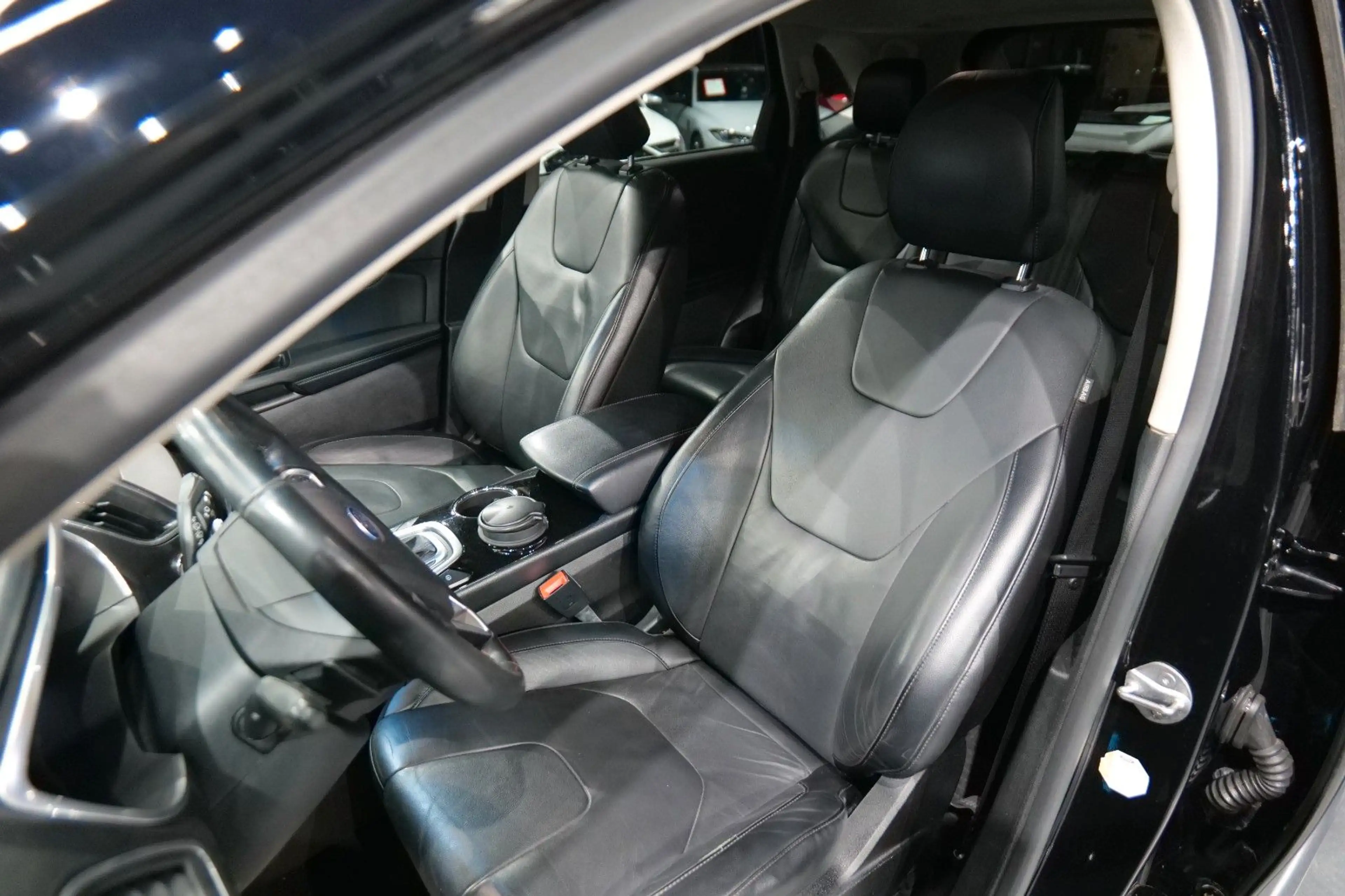 Ford Edge Titanium 4x4 *LED*L-HZG*Spurhalteassistent* — photo 14