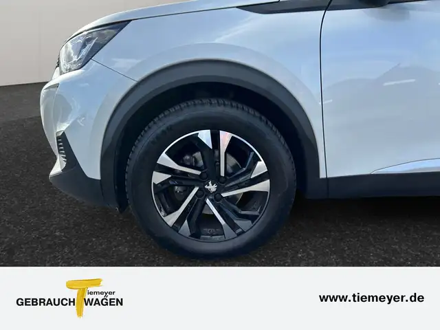 Peugeot 2008 view 9