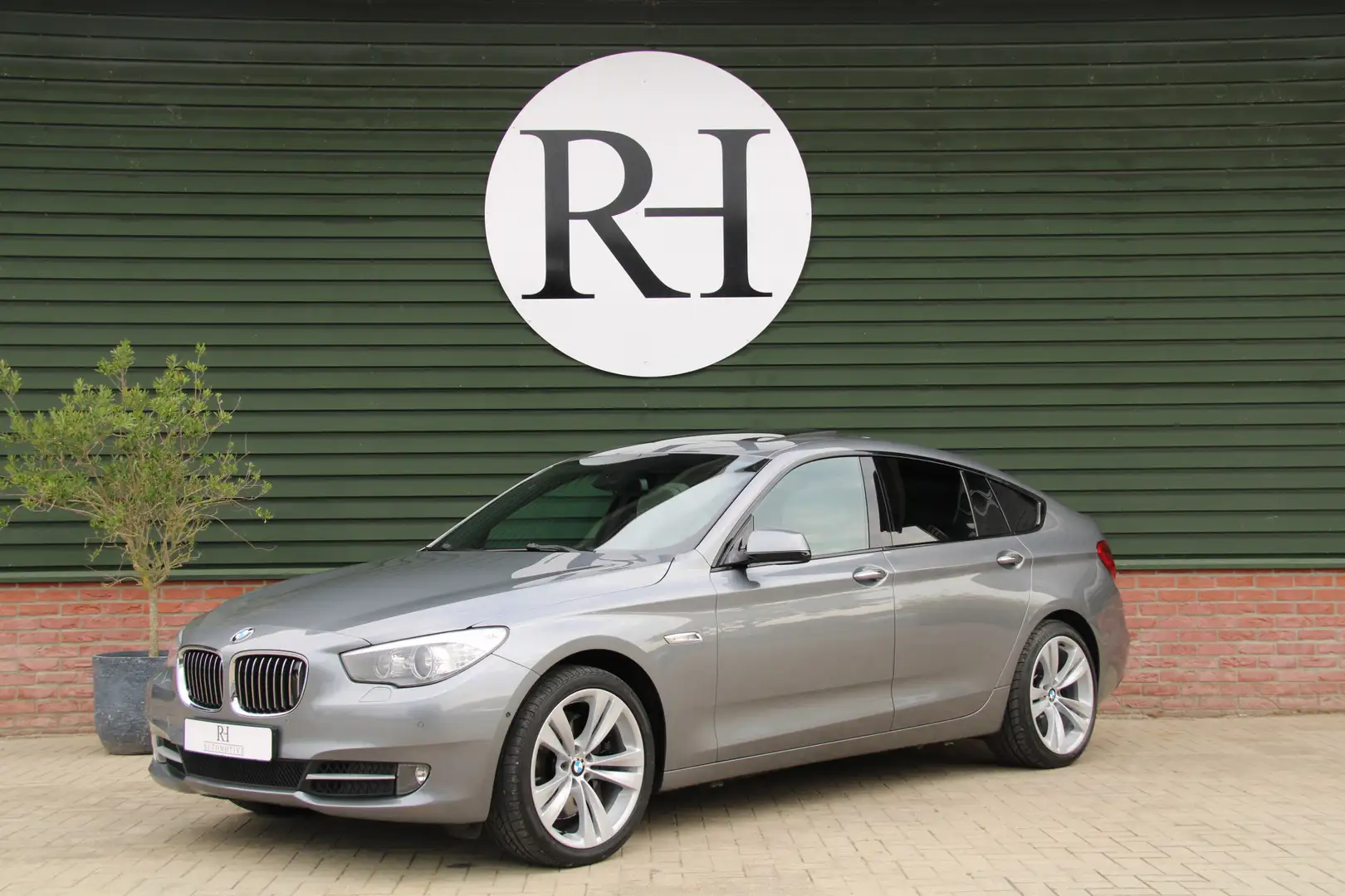 BMW 550 5-serie Gran Turismo 550i Automaat High Executive Grijs - 1