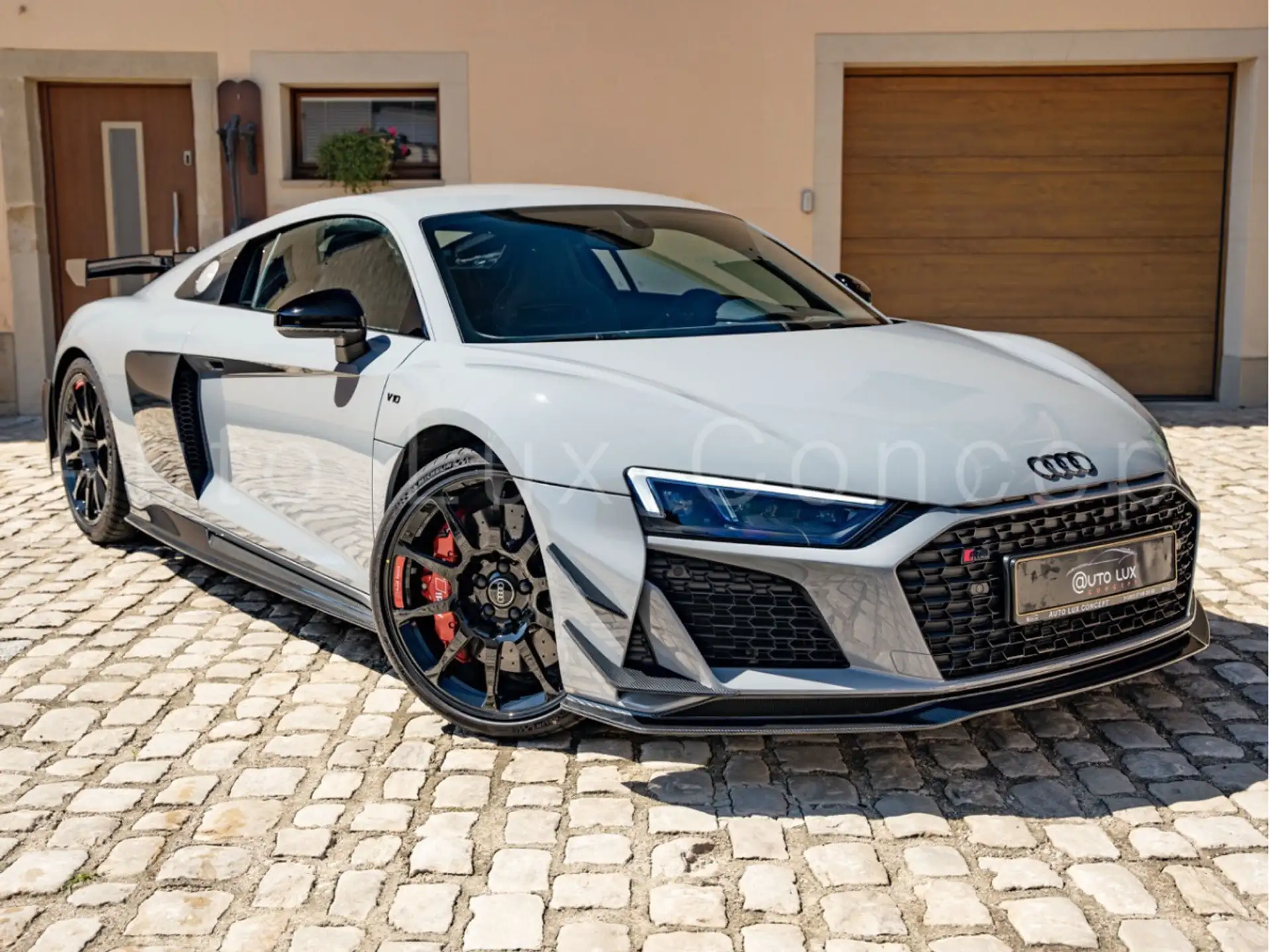 아우디 R8 V10 5.2 FSI 2023 화이트 사진 2