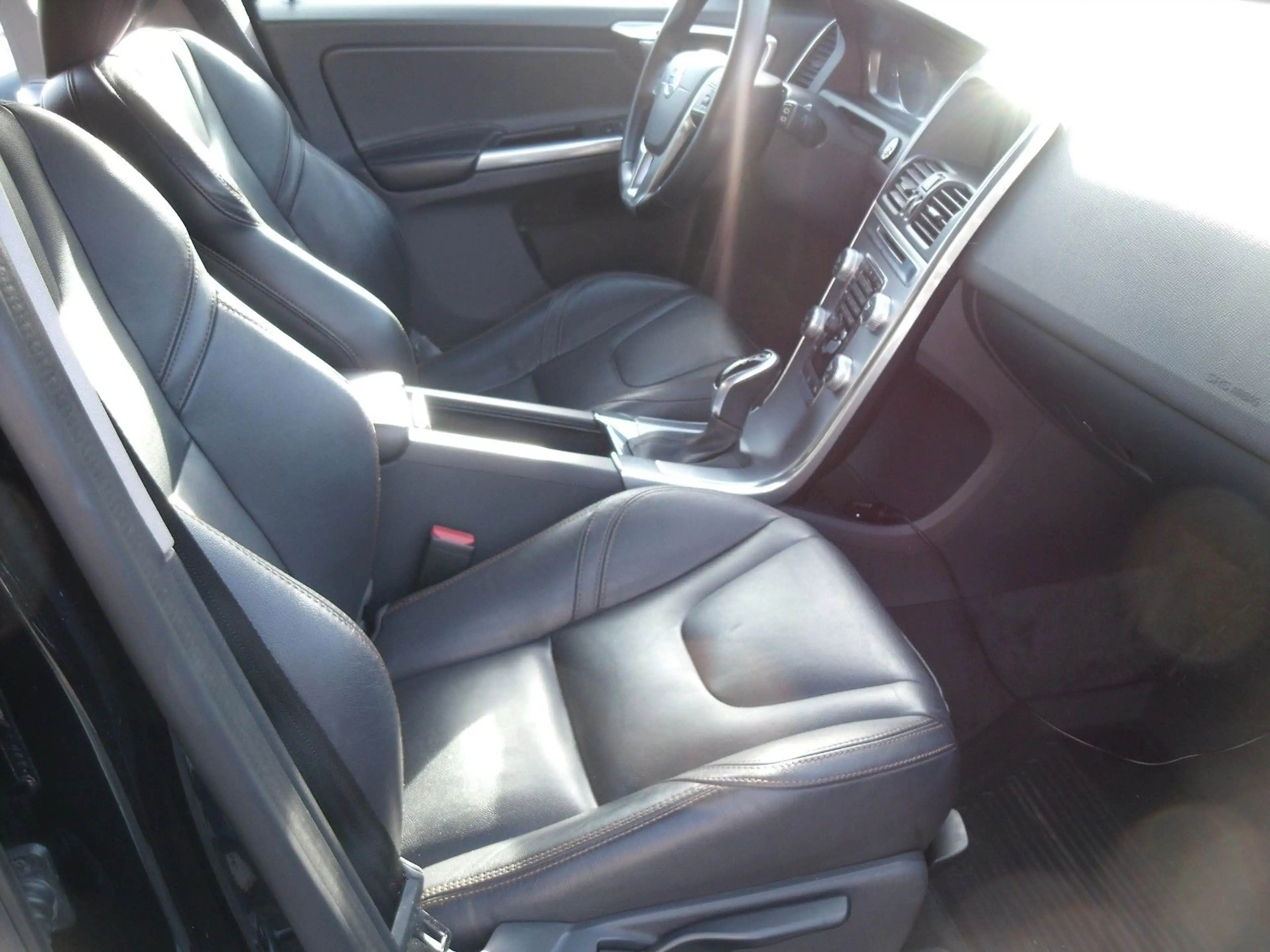 Volvo XC60 Summum 2WD — photo 9