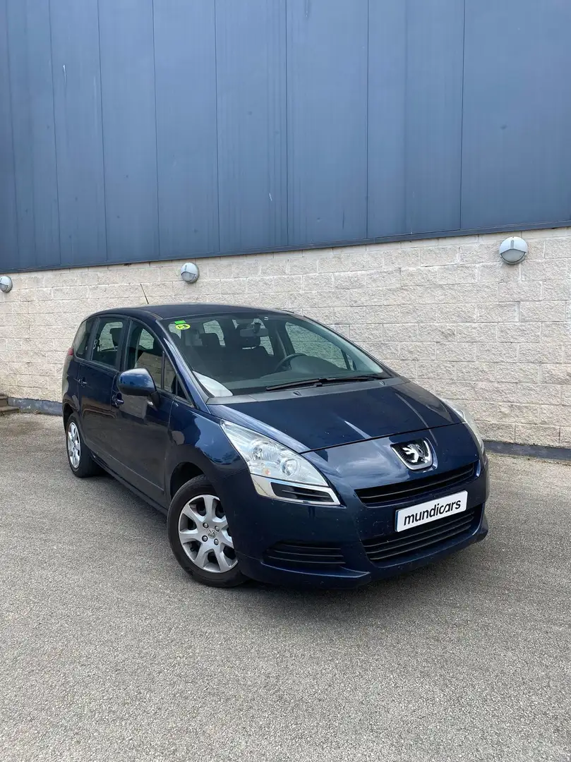 Peugeot 5008 1.6HDI Confort Azul - 2