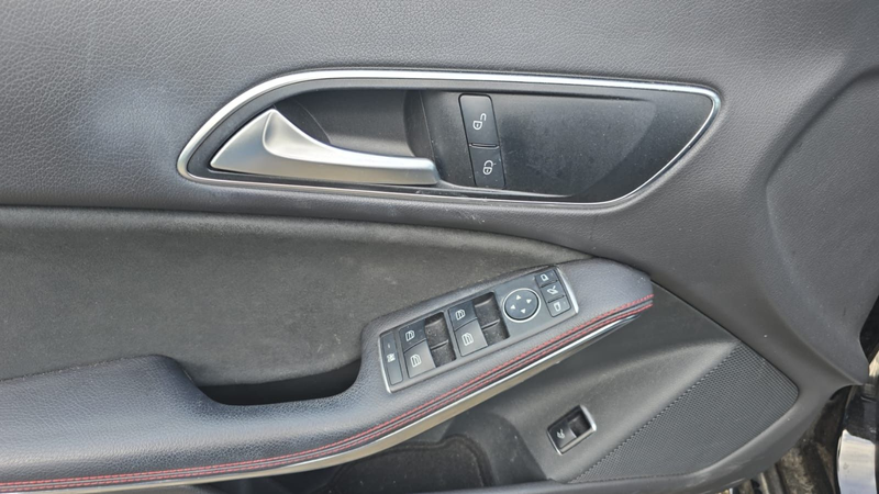 Mercedes-Benz CLA 180 7G-DCT AMG Line LED Nav Cam Sitzh — photo 9