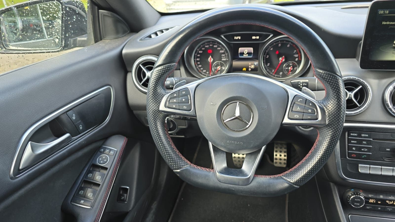 Mercedes-Benz CLA 180 7G-DCT AMG Line LED Nav Cam Sitzh — photo 13