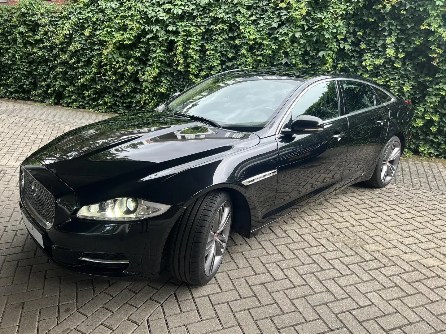 Jaguar XJ 5.0 V8 SC Supersport Dealer OH-Full Option-Uniek e Zwart - 2