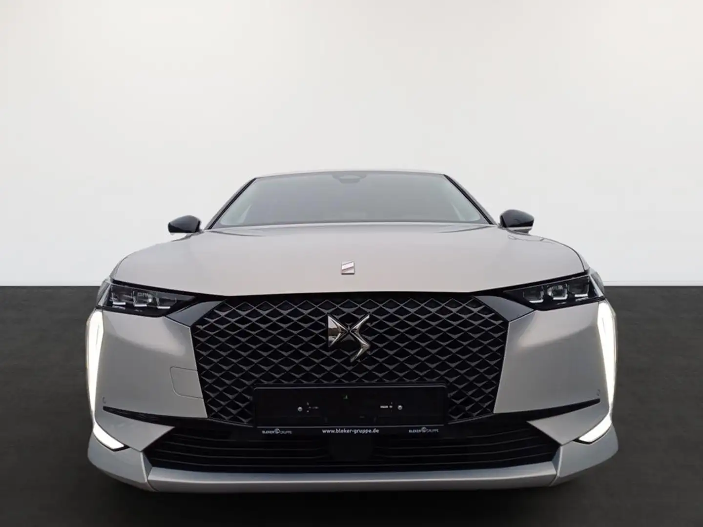 DS Automobiles DS 4 E-Tense 225 Performance Line+ Šedá - 2