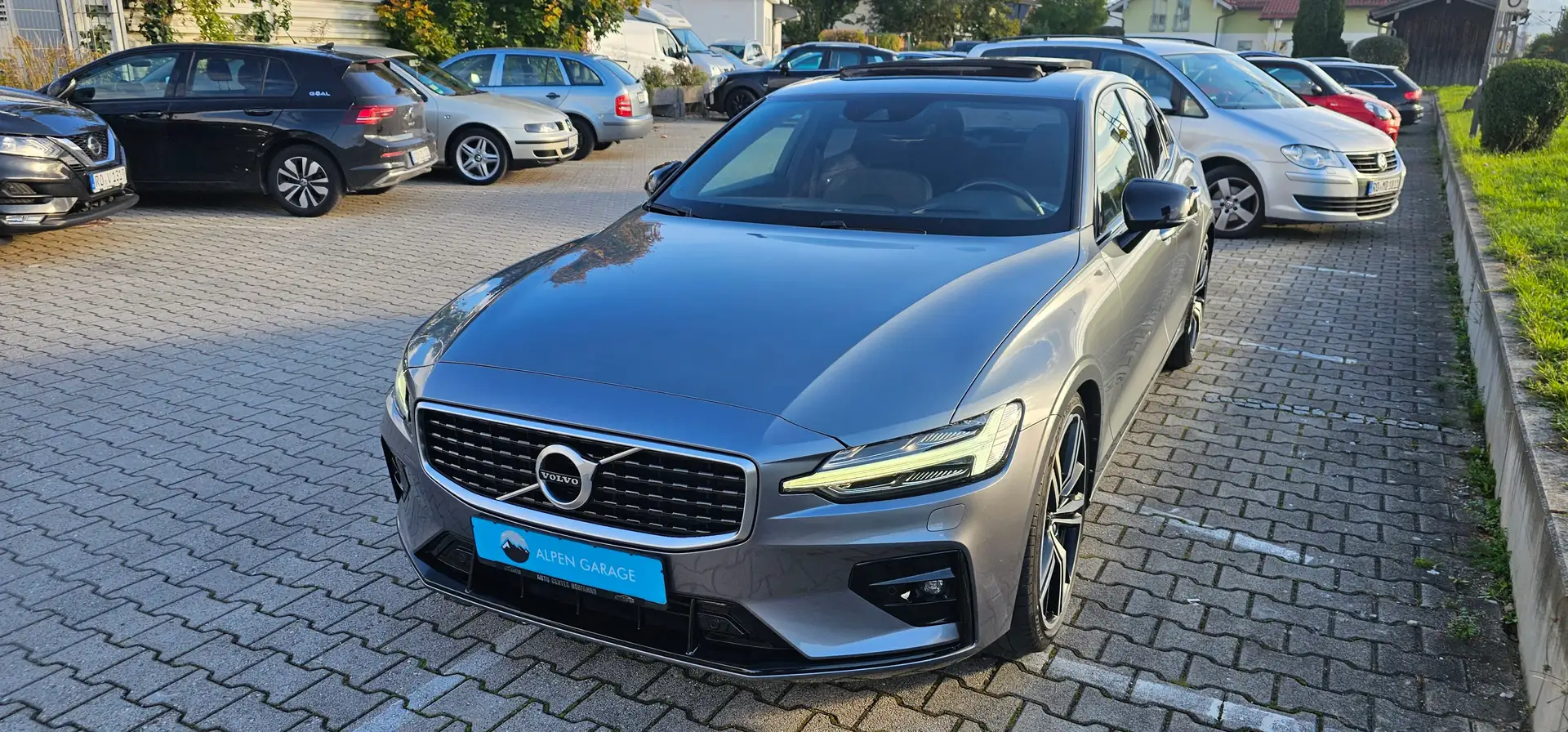 Volvo S60 S60*Geartronic*R-Design*HUD*H&K*DAB*LEDER*KAMERA* Grau - 1