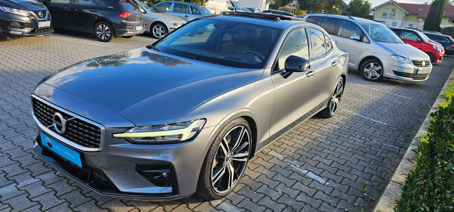 Volvo S60 S60*Geartronic*R-Design*HUD*H&K*DAB*LEDER*KAMERA* Grau - 2