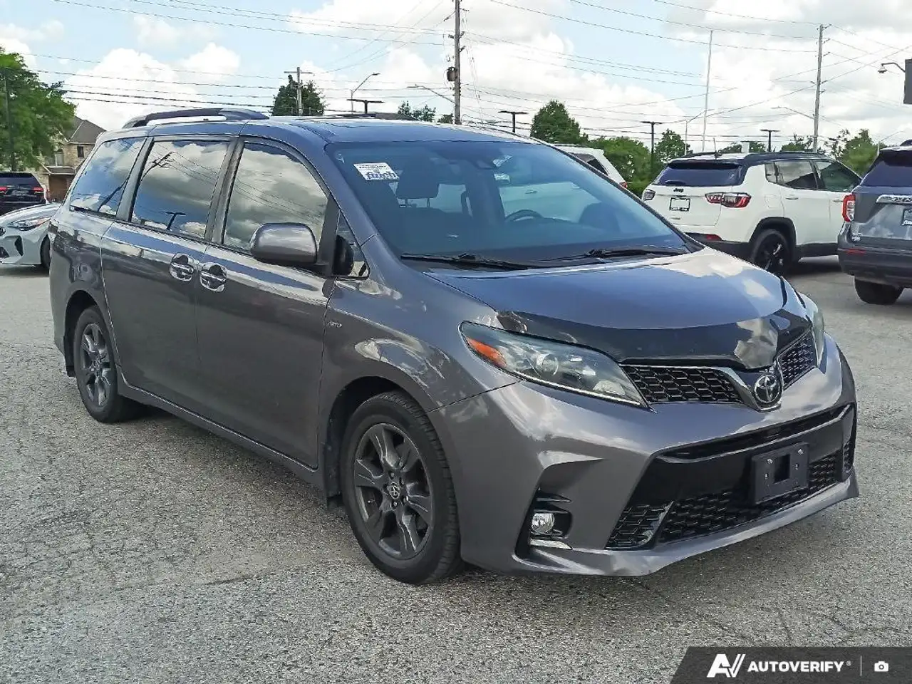 Toyota Sienna photo Toyota Sienna