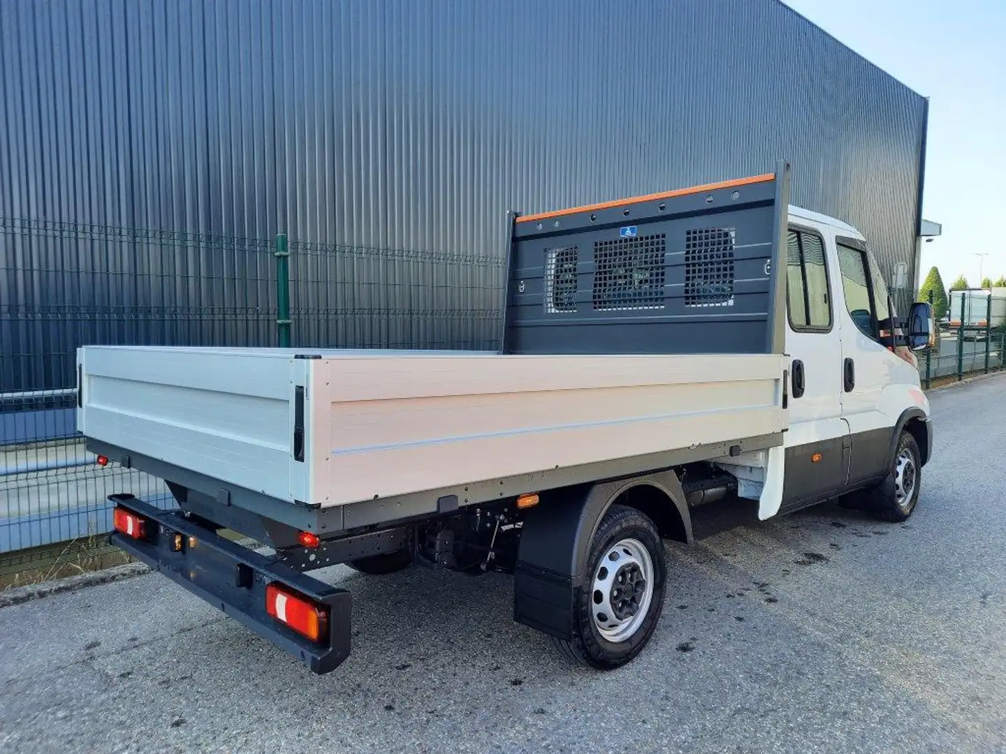 Iveco Daily € 36.990,- NETTO Economy DOPPELKABINE Weiß - 2