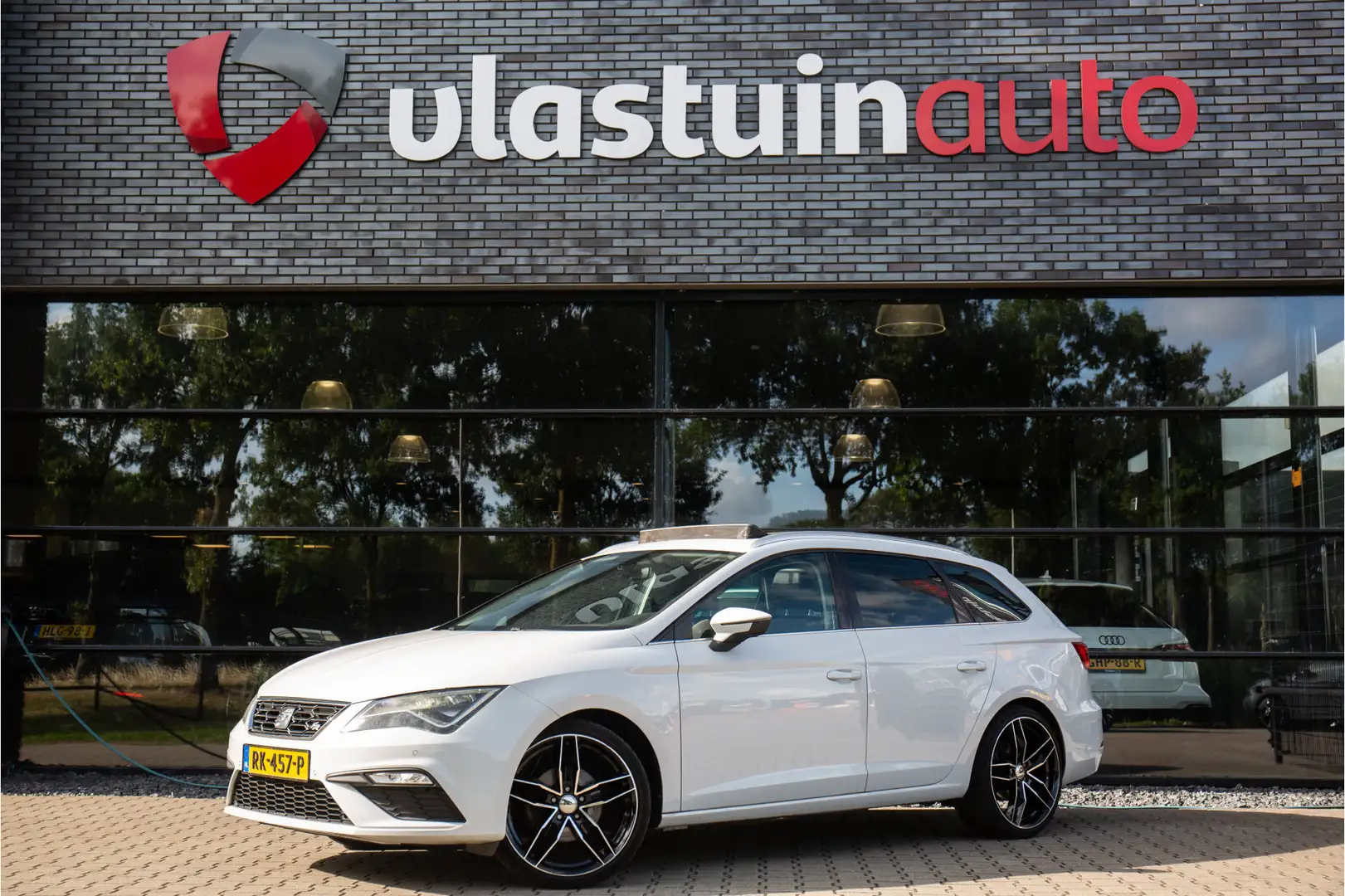 SEAT Leon ST 1.4 EcoTSI FR Business Intense , Pano dak, Trek Wit - 1