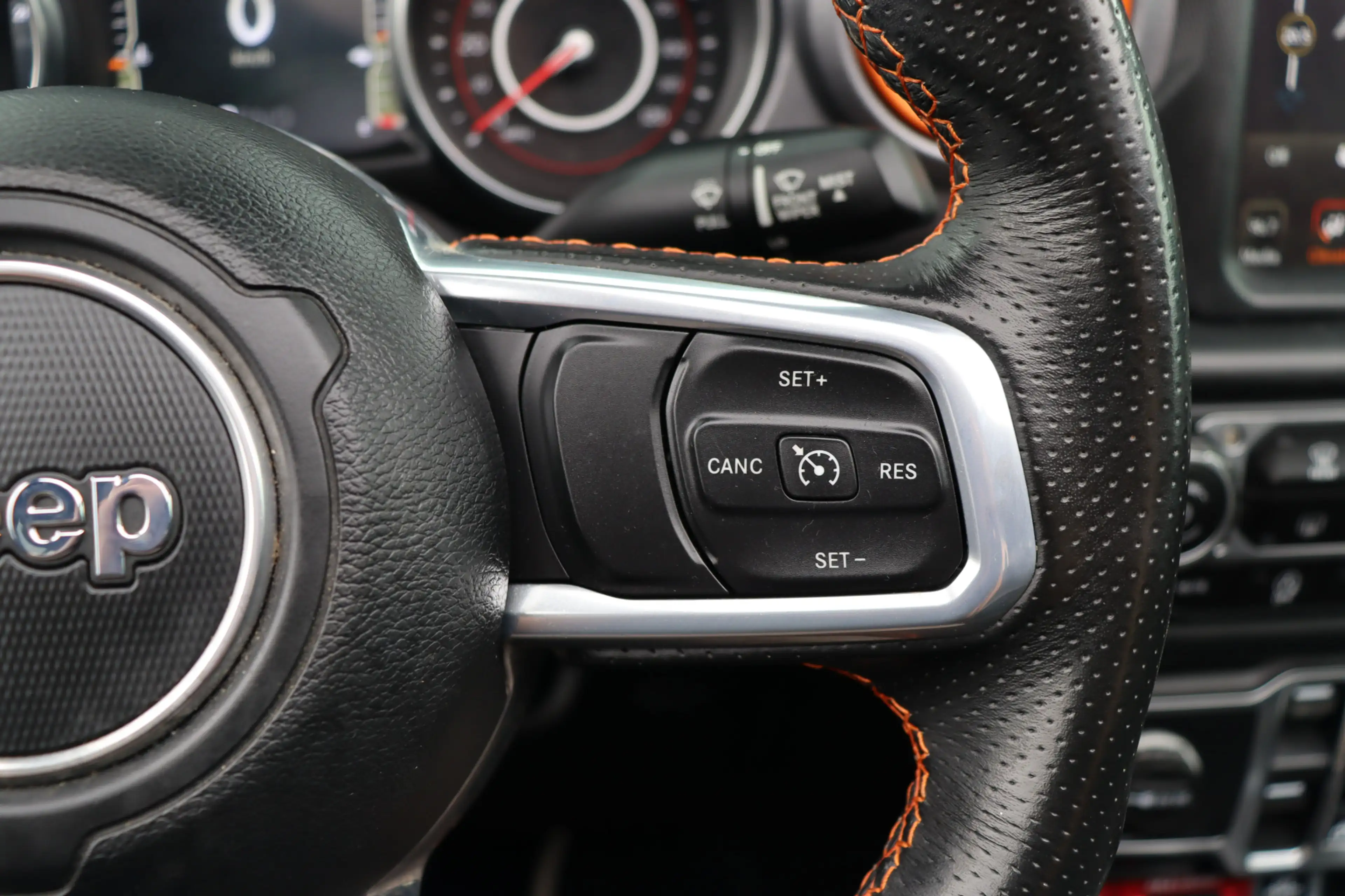 Jeep Gladiator 3.6 V6 Mojave Softtop | Camera | Cruise Control | — photo 10