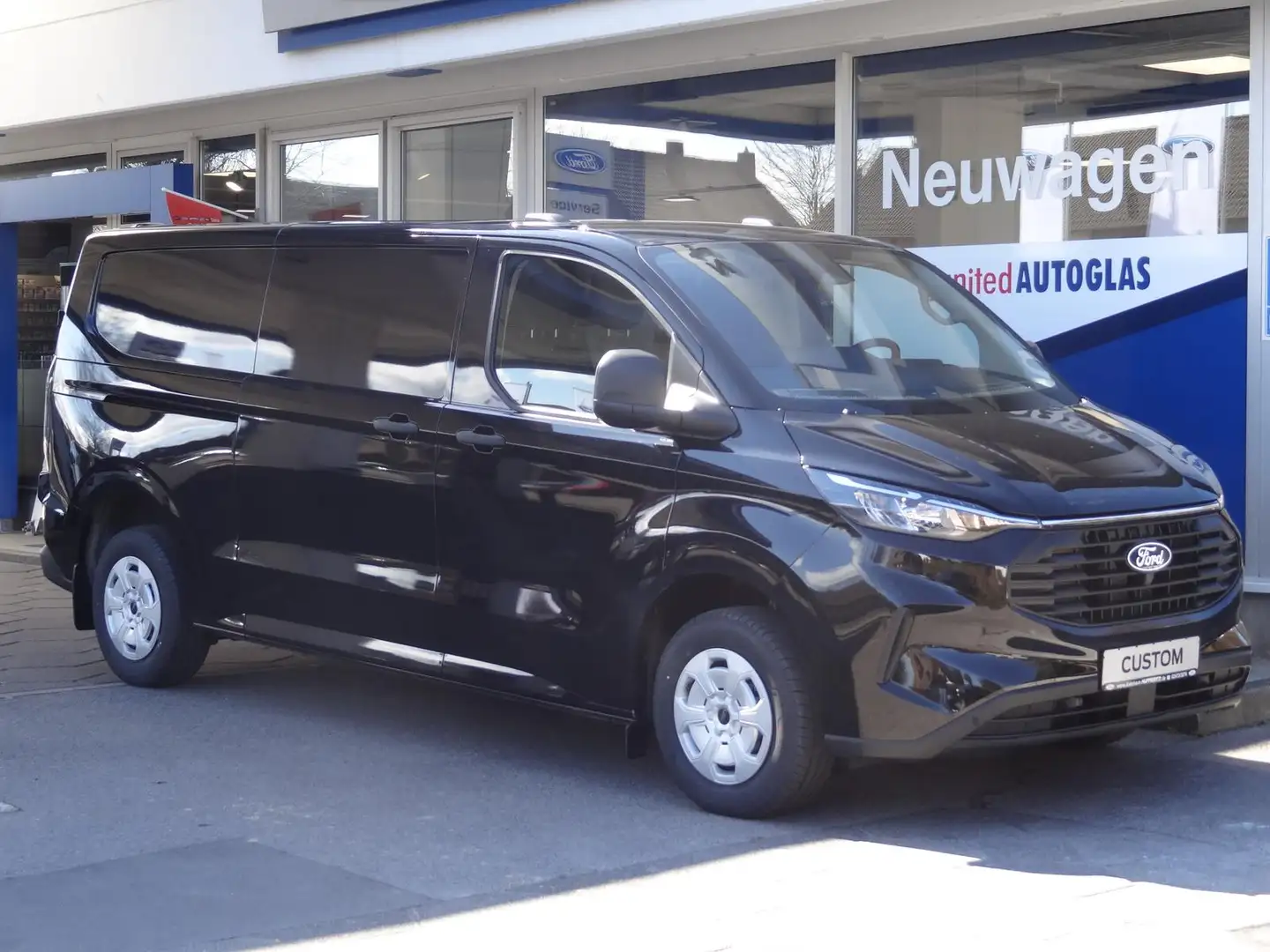 Ford Transit Custom 320 L2H1 Trend AUT SHZ AHK RFK Schwarz - 2