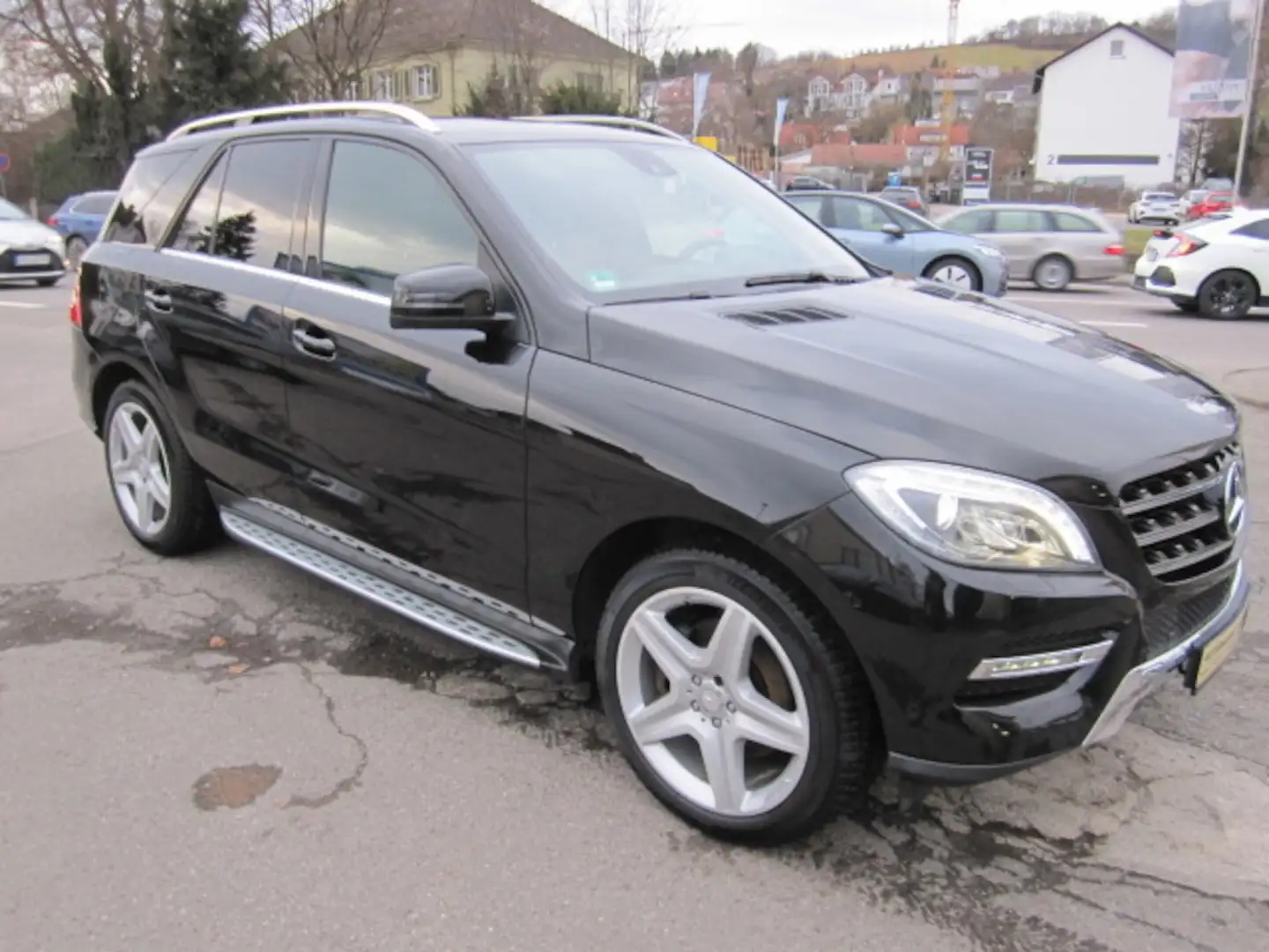 Mercedes-Benz ML 350 Sportpaket ~ AMG ~ Kamera ~ Std.-Hzg ~ Schwarz - 2