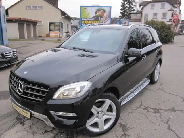 Mercedes-Benz ML 350 Sportpaket ~ AMG ~ Kamera ~ Std.-Hzg ~