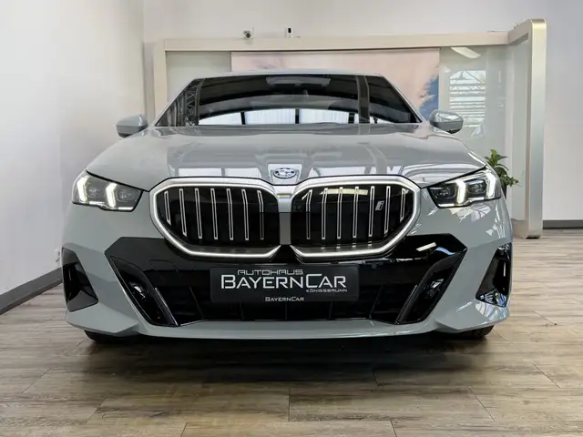 BMW i5 view 2